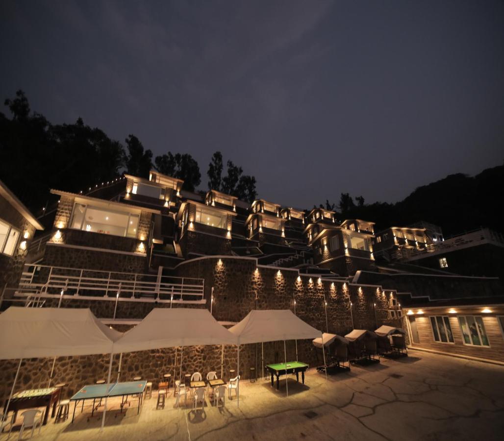 360 South, Khandala Лонавала Екстериор снимка