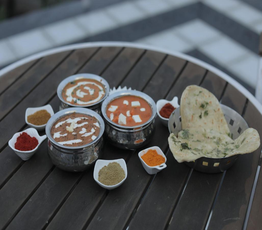 360 South, Khandala Лонавала Екстериор снимка